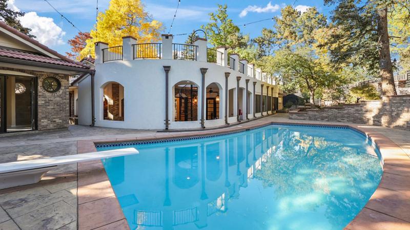 Real estate photo by EstateVision Studios