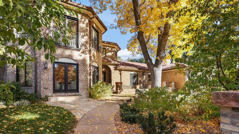Real estate photo by EstateVision Studios