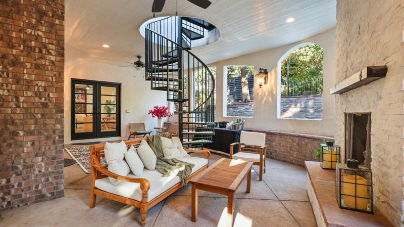Real estate photo by EstateVision Studios