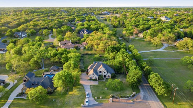 Real estate photo by EstateVision Studios