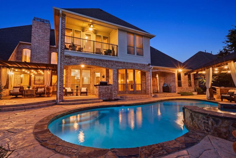 Real estate photo by EstateVision Studios